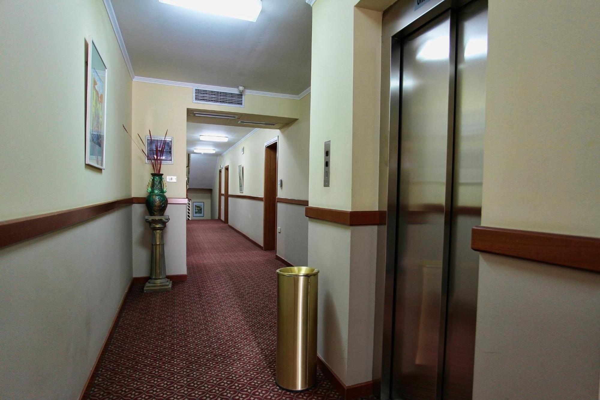 Hotel Regency Korce Ngoại thất bức ảnh